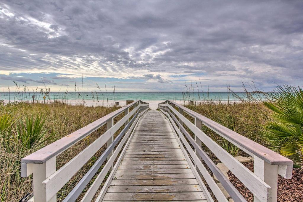 High-Rise PCB Condo with Oceanfront Views and Pool! photo 2