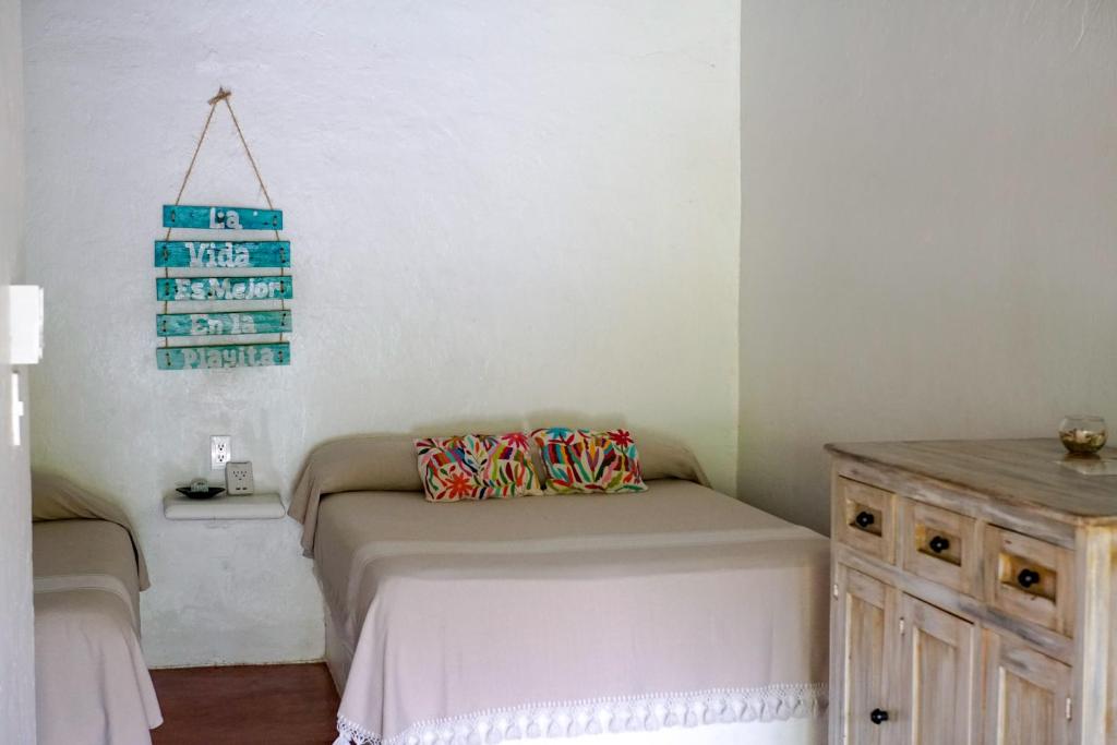 La Playita Beach House photo 3