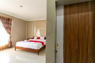 RedDoorz near Parangtritis Beach photo 4