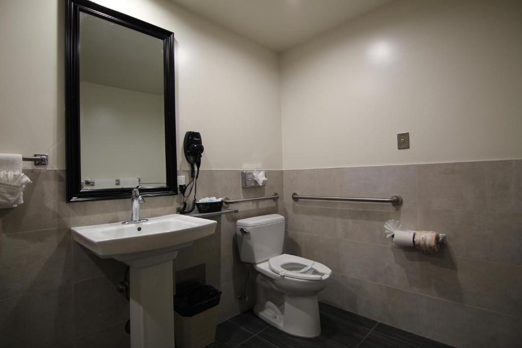 Dunes Inn - Wilshire photo 3