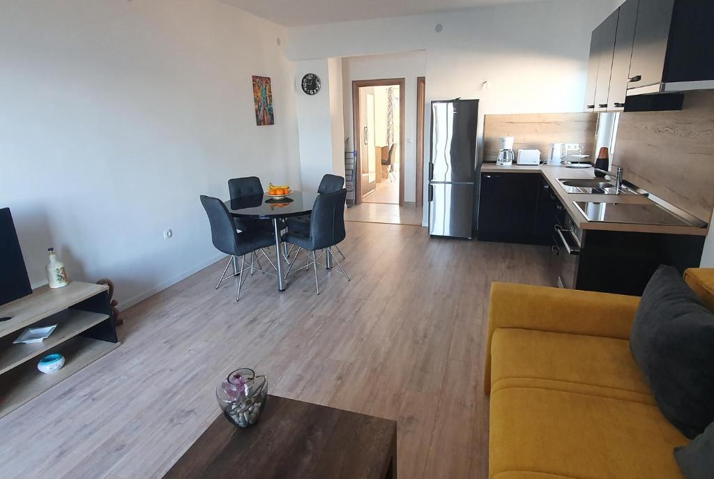 Crni apartman photo 2