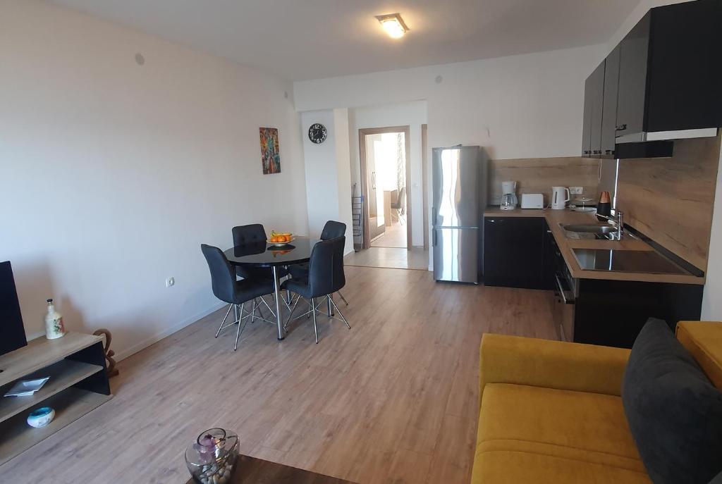 Crni apartman photo 3