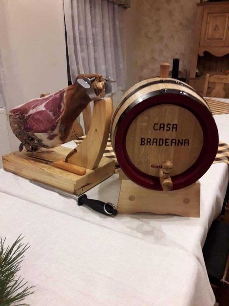 Pensiunea agroturistică Casa Brădeana photo 1