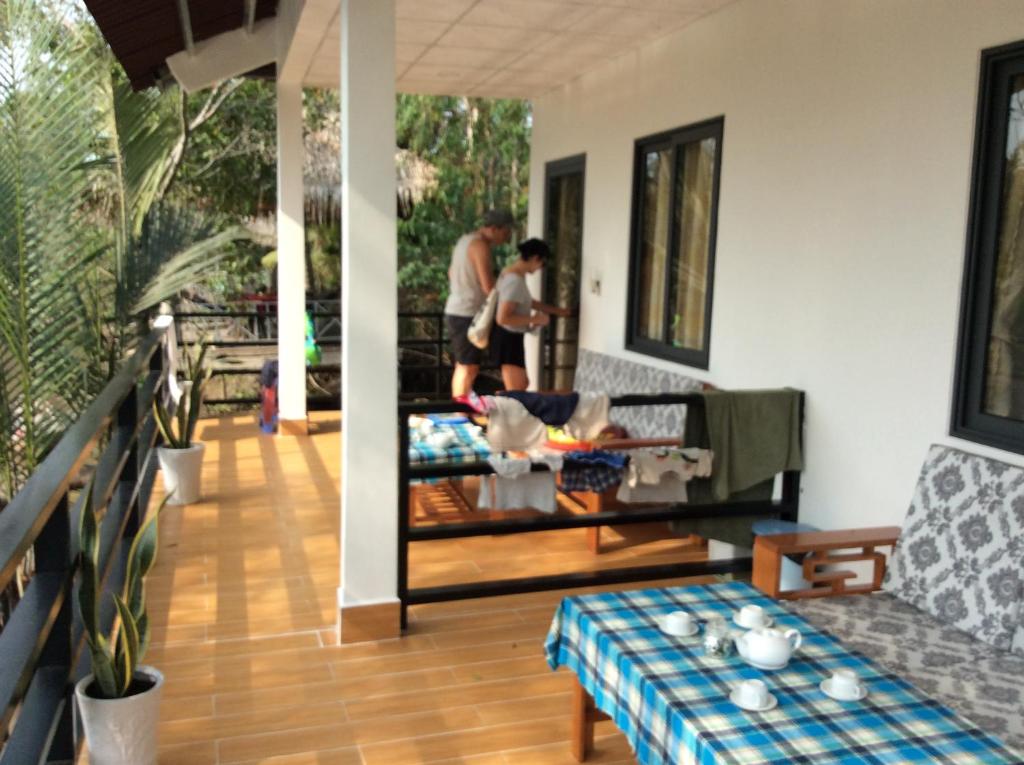 Quoc Phuong Riverside Homestay