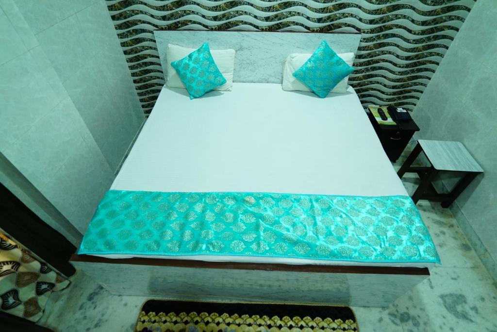 Двухместный (Стандартный двухместный номер с 1 кроватью), Hotel New Rajdhani Inn - Couple Friendly Stays