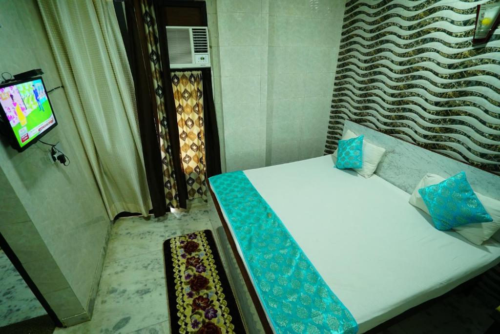 Двухместный (Стандартный двухместный номер с 1 кроватью), Hotel New Rajdhani Inn - Couple Friendly Stays