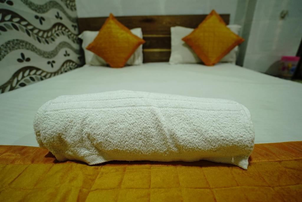 Двухместный (Стандартный двухместный номер с 1 кроватью), Hotel New Rajdhani Inn - Couple Friendly Stays