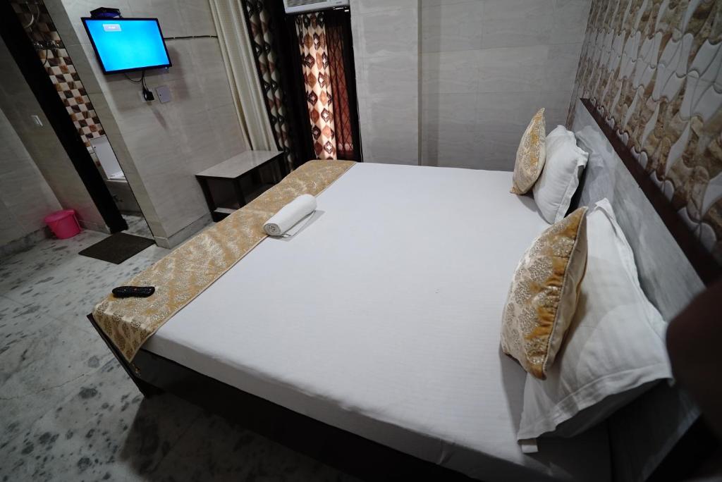 Двухместный (Стандартный двухместный номер с 1 кроватью), Hotel New Rajdhani Inn - Couple Friendly Stays