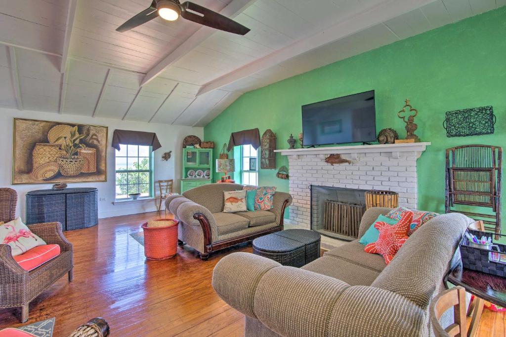 Waterfront Port Isabel Family Home with Pool and Pier! photo 2
