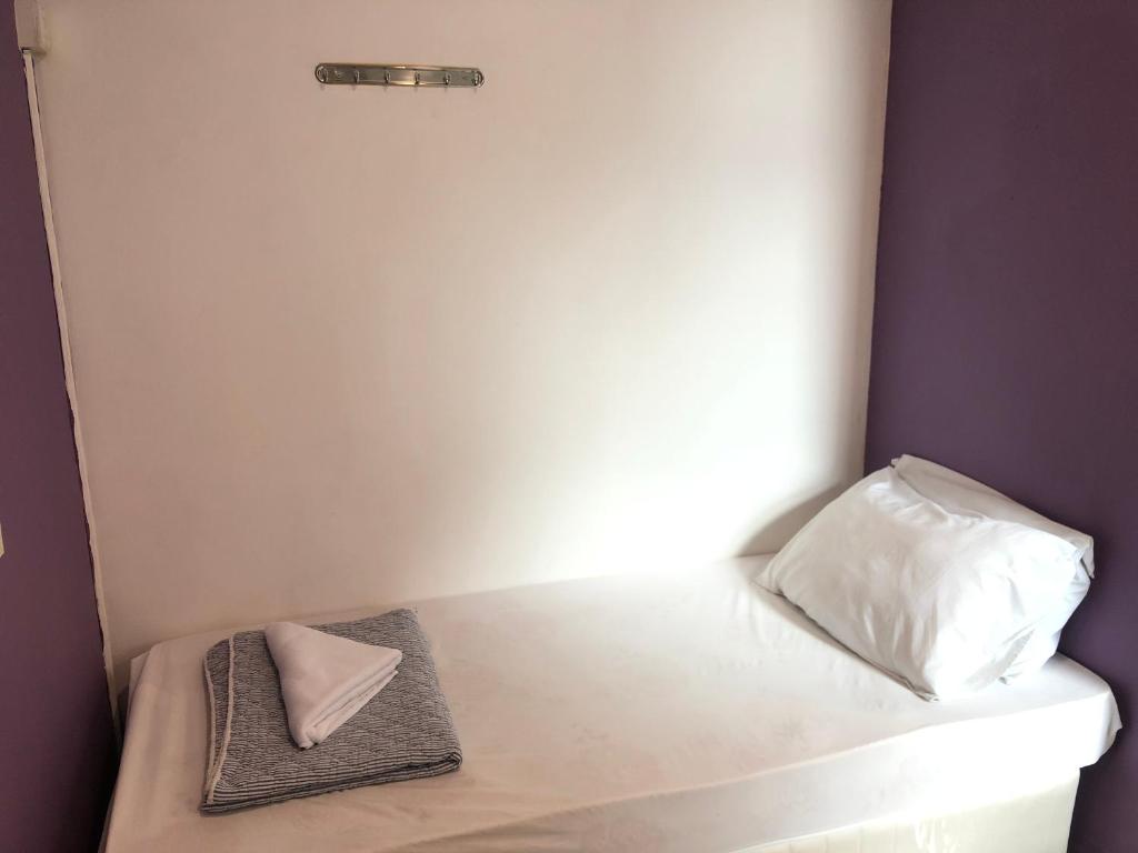 Трехместный (Трехместный номер с собственной ванной комнатой), Snooze Inn @Dickson Road