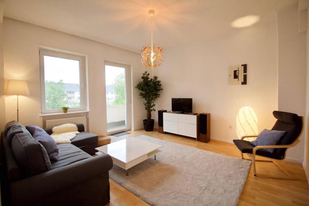 Fantastic Apartment in Enchanting Neighbourhood photo 2