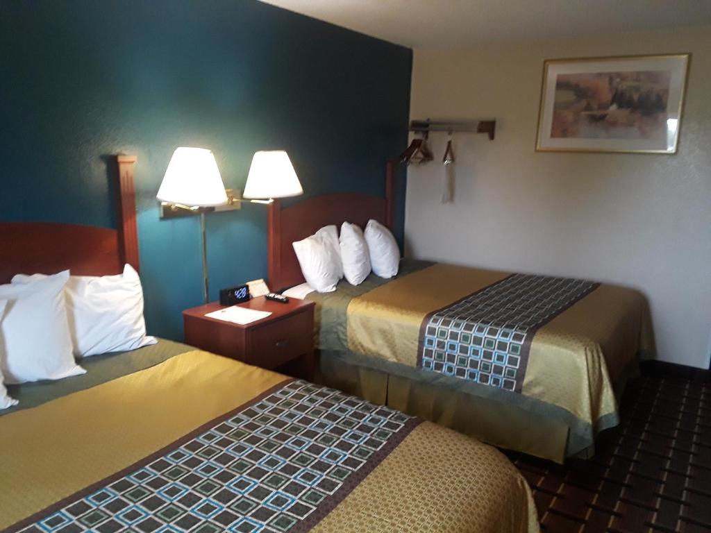 Faribault Hometown Inn & Suites photo 1