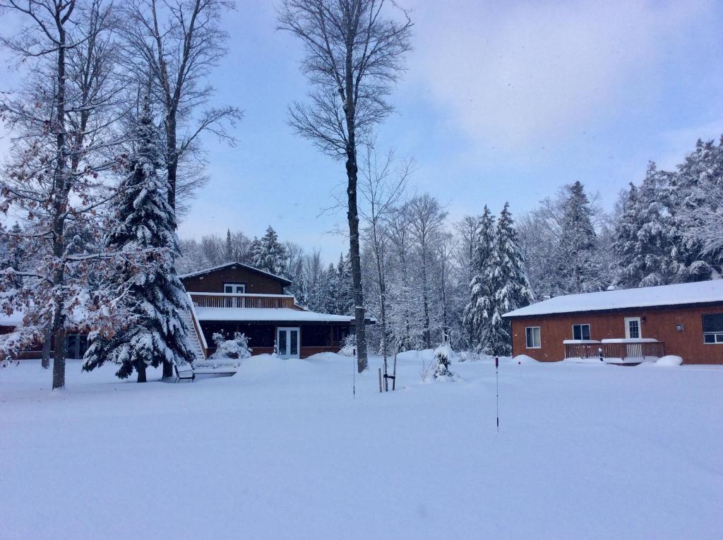 Madawaska Lodge photo 2