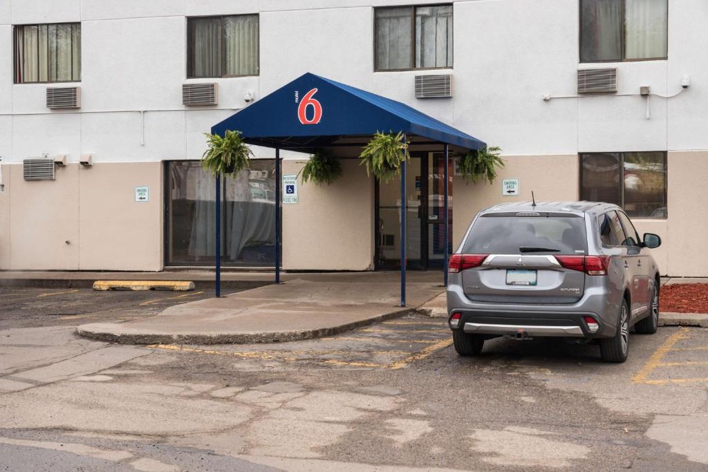 Motel 6 Saint Paul, MN - I-94 image