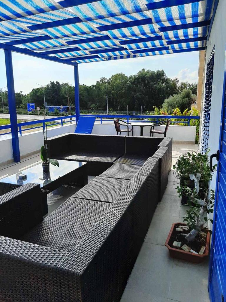 2 bedroom apartment-Mediterranean type photo 4