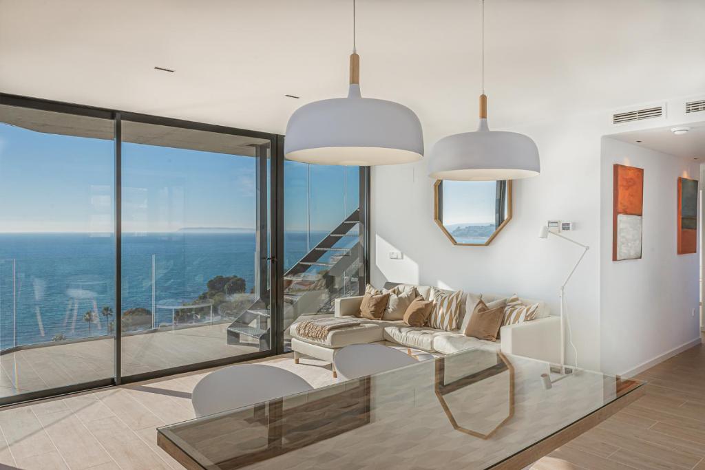 Modern sea front jacuzzi Blue Sky photo 2