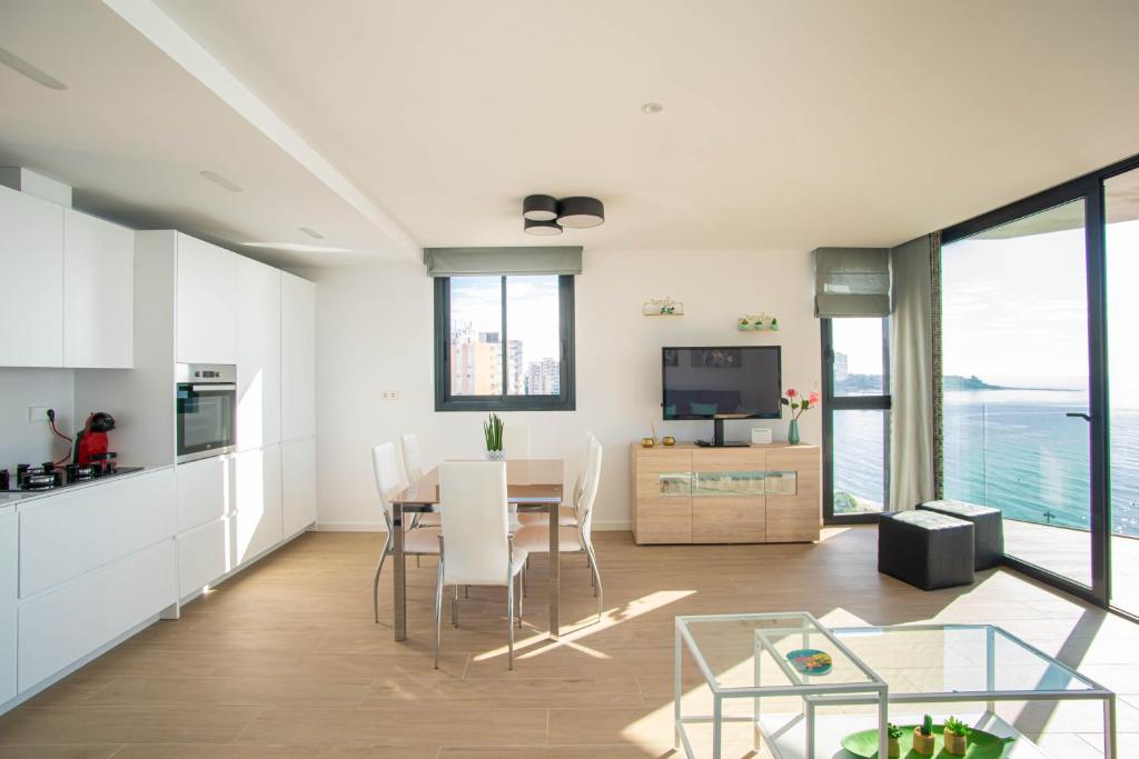 Modern sea front Reef photo 2