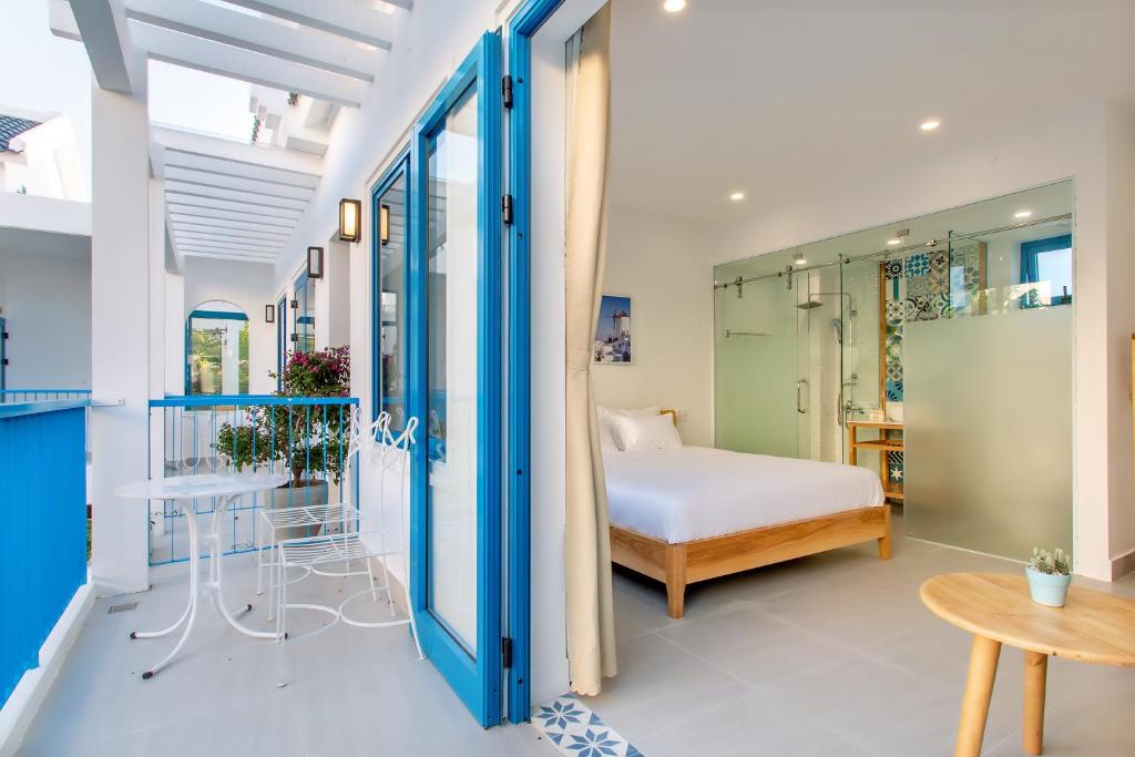 Santorin HoiAn Villa