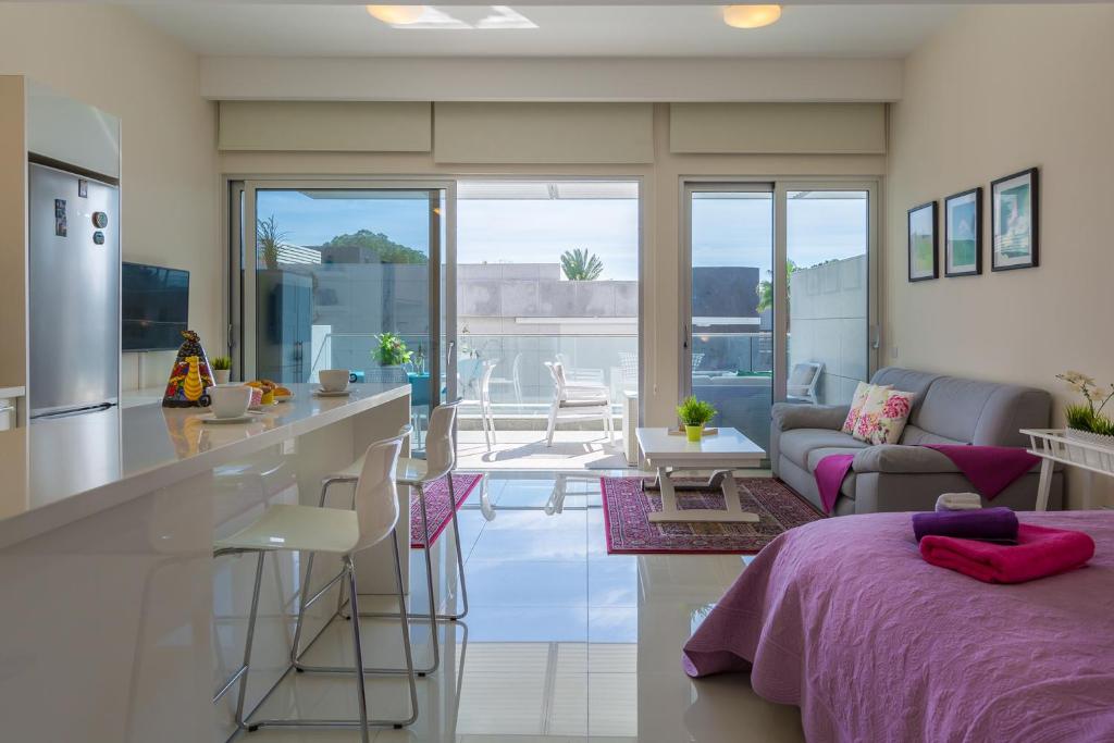 Carmencita Studio B14 with pool & gym photo 4