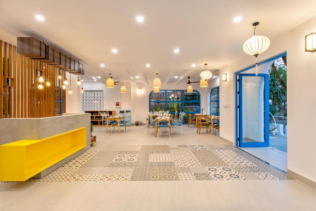 Santorin HoiAn Villa