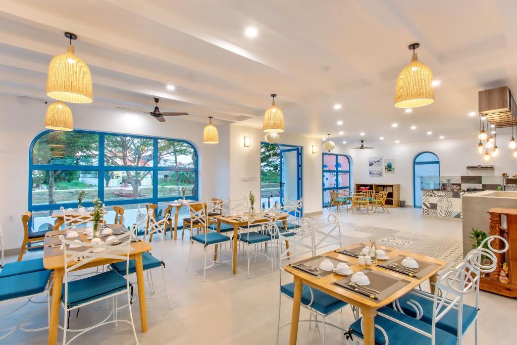 Santorin HoiAn Villa