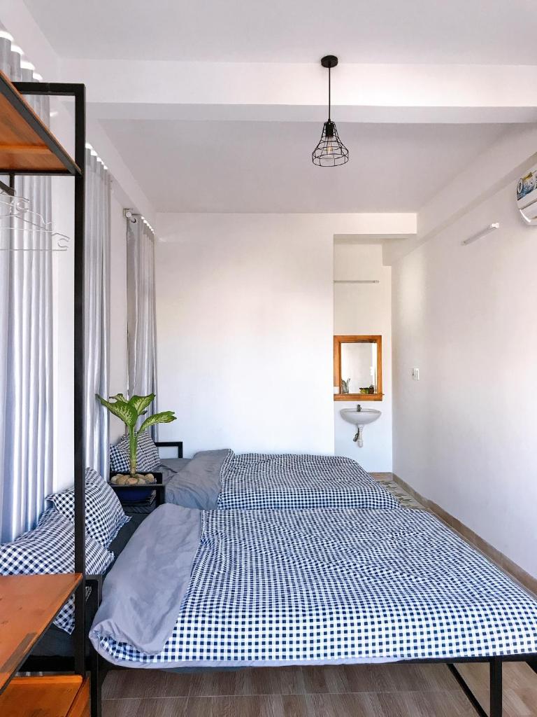 Семейный (Семейный двухместный номер с 1 кроватью), Nắng Homestay with balcony