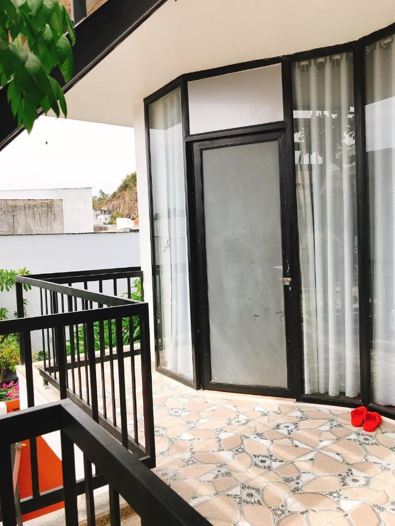 Семейный (Семейный двухместный номер с 1 кроватью), Nắng Homestay with balcony
