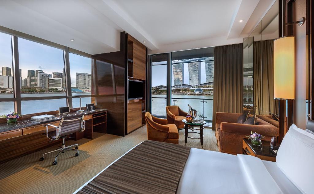 Двухместный (Угловой номер с видом на залив), The Fullerton Bay Hotel Singapore