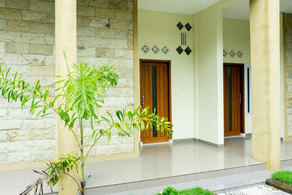 RedDoorz near Benteng Van Den Bosch photo 3