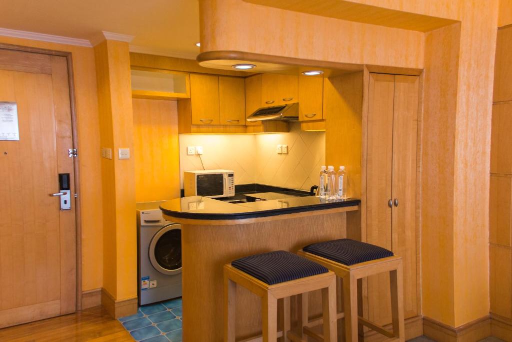 Апартаменты (Apartment Room( 1 bedroom& 1 living room, 2 BREAKFAST INCLUDED)), Grand Park Wuxi
