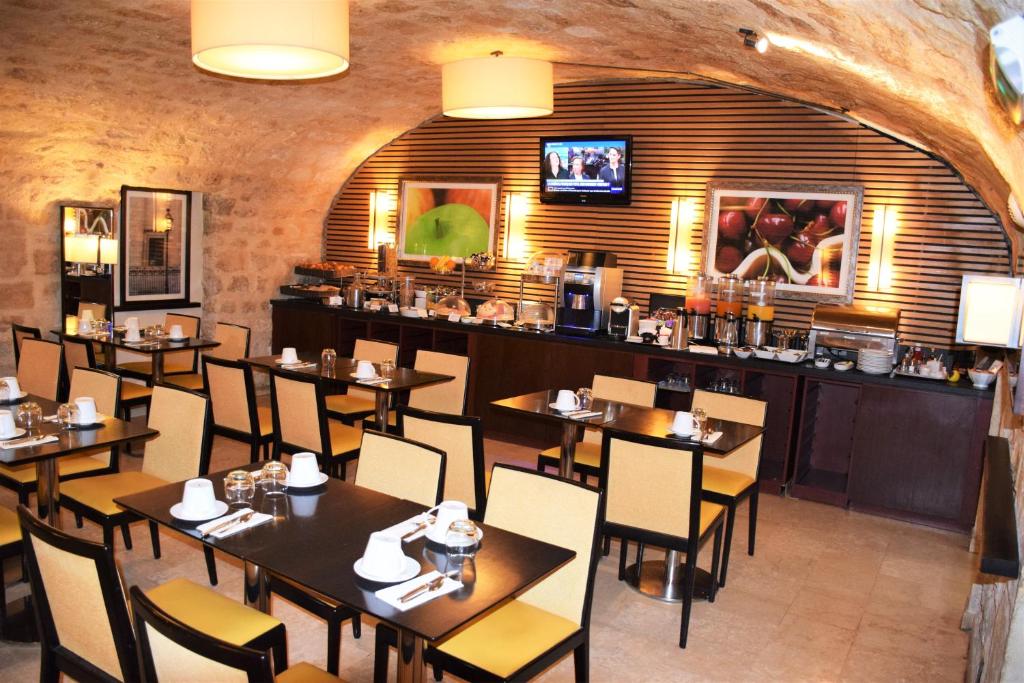 포크스톤 오페라 (Folkestone Opera) - 시설