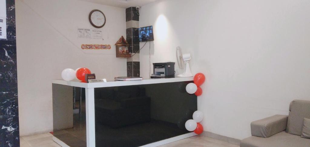 Двухместный (Номер Делюкс), Hotel Aerocity Golden At Delhi Airport