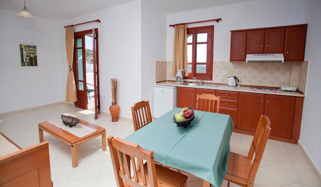 Golden Sun Apartments photo 4
