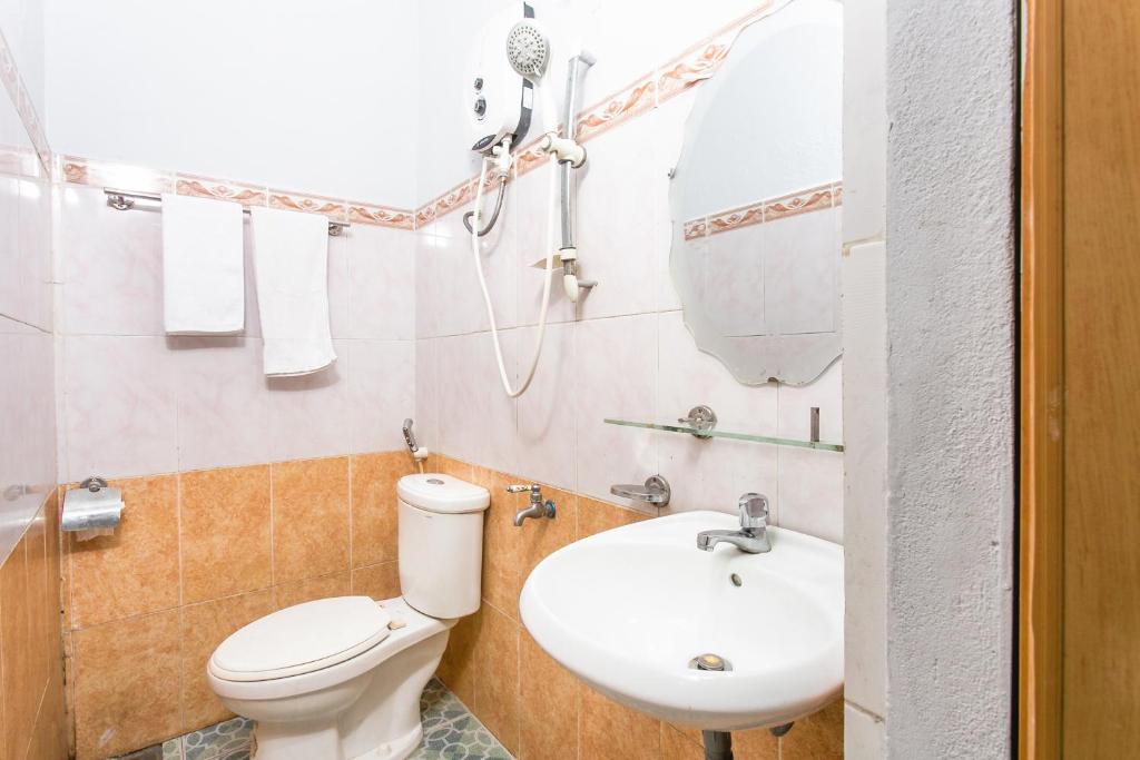 Двухместный (Номер Делюкс с кроватью размера «queen-size»), SPOT ON 804 My Hanh Hotel