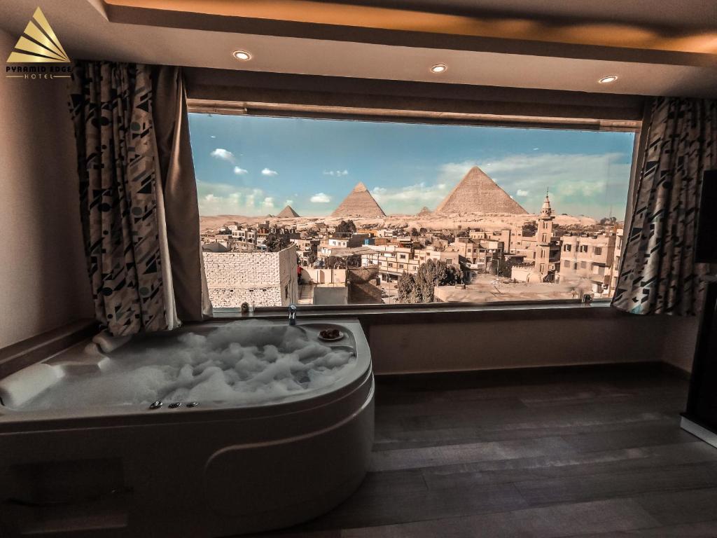 Сьюит (Люкс с гидромассажной ванной), Pyramid Edge Hotel