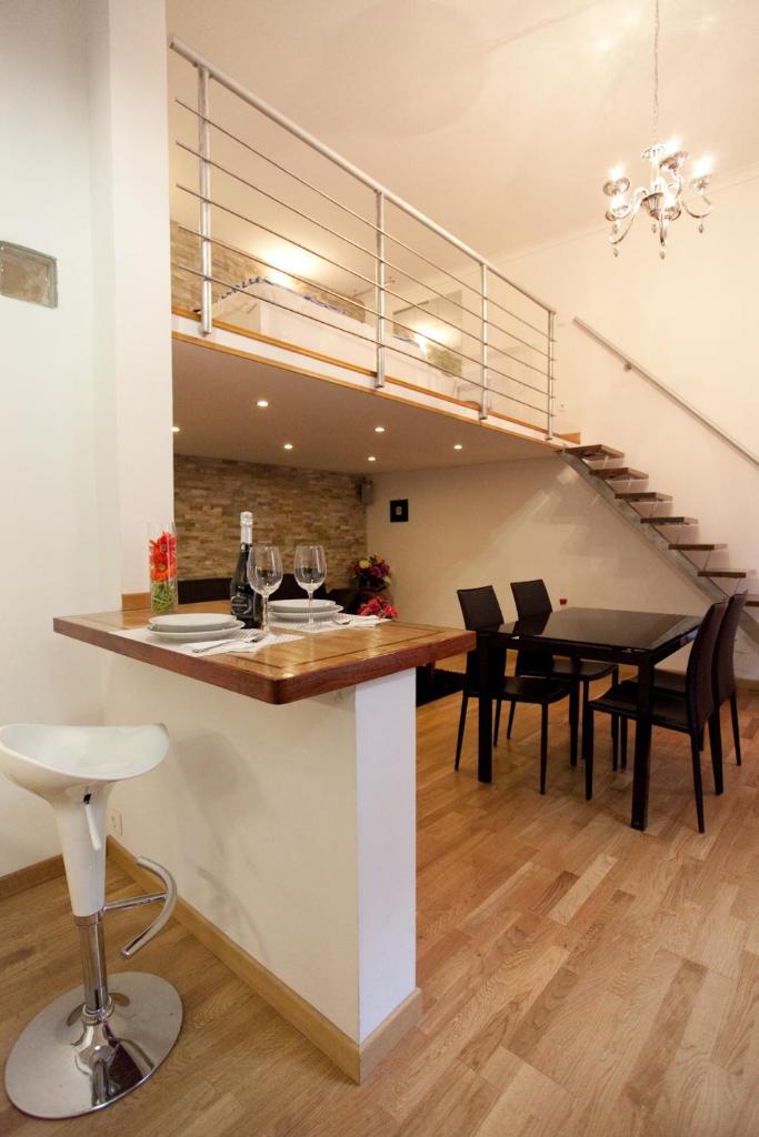 10 House photo 2