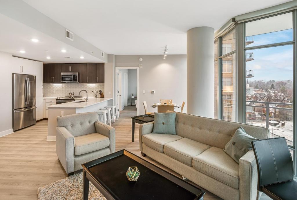 Bluebird Suites Near Chevy Chase photo 1