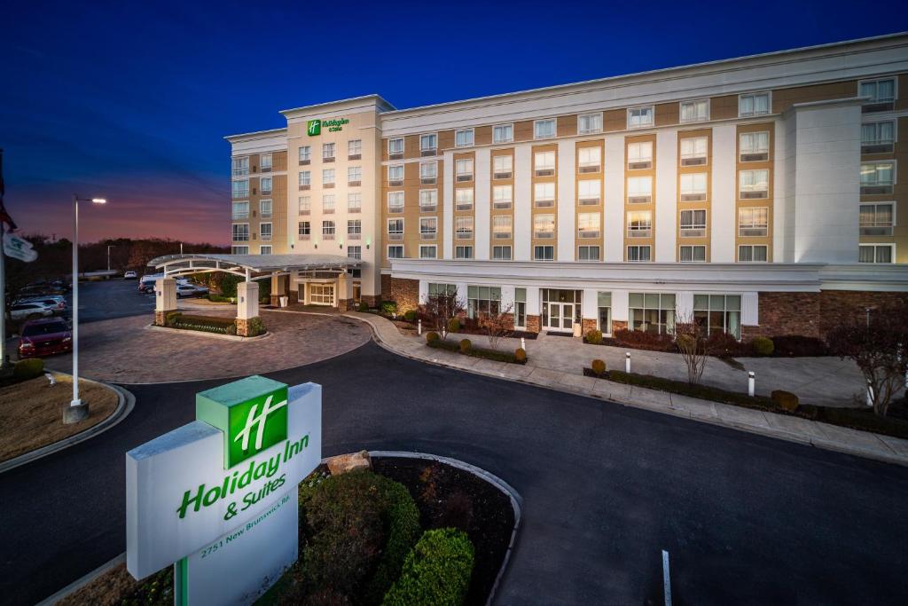 Holiday Inn Hotel & Suites Memphis - Wolfchase Galleria, an IHG Hotel image