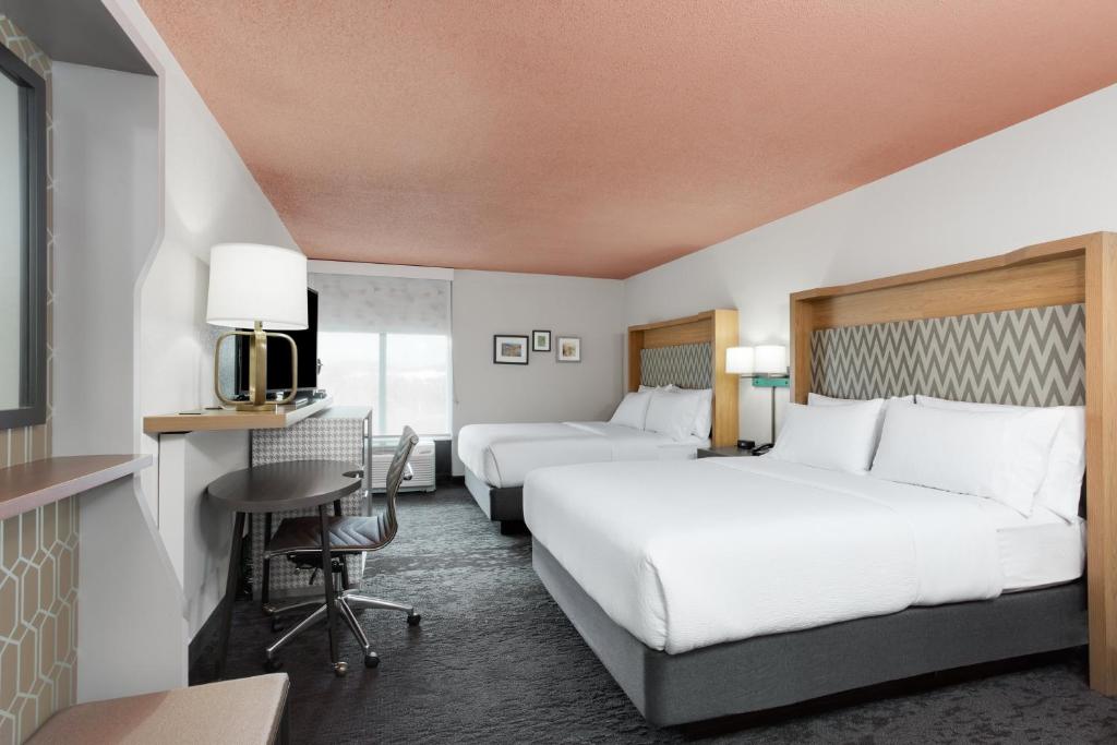 Holiday Inn ROANOKE - VALLEY VIEW - Tap to explore photos