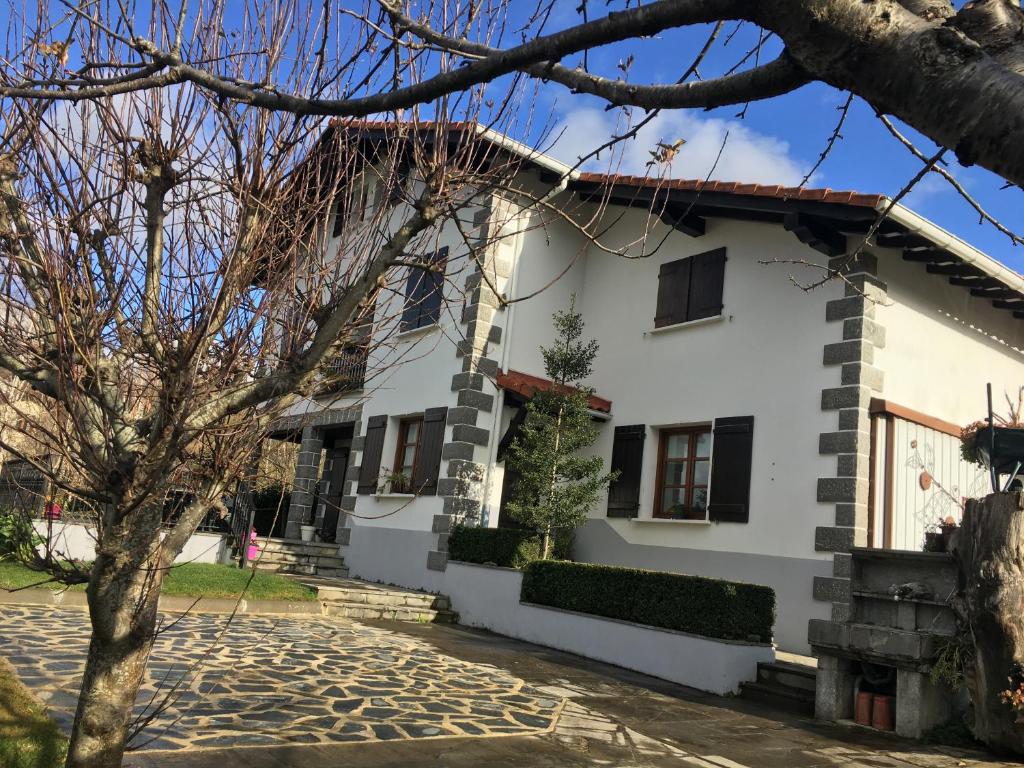 EKIALDE rural photo 2