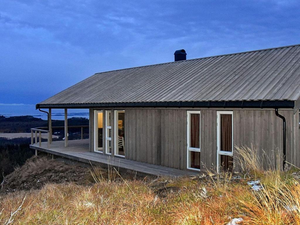 Holiday home Lyngstad photo 1