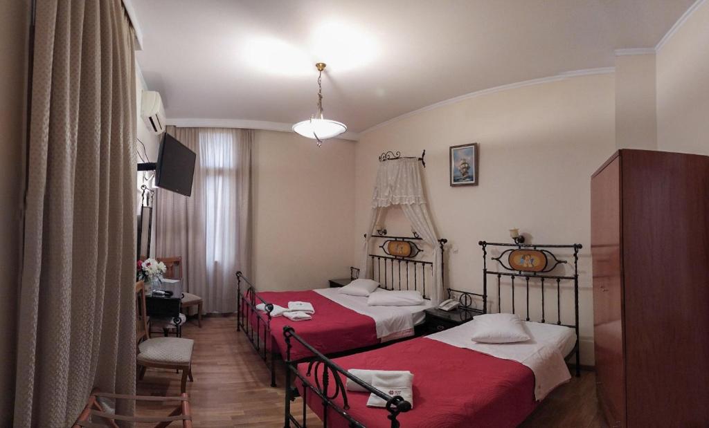 Трехместный (Трехместный номер), Cecil Hotel