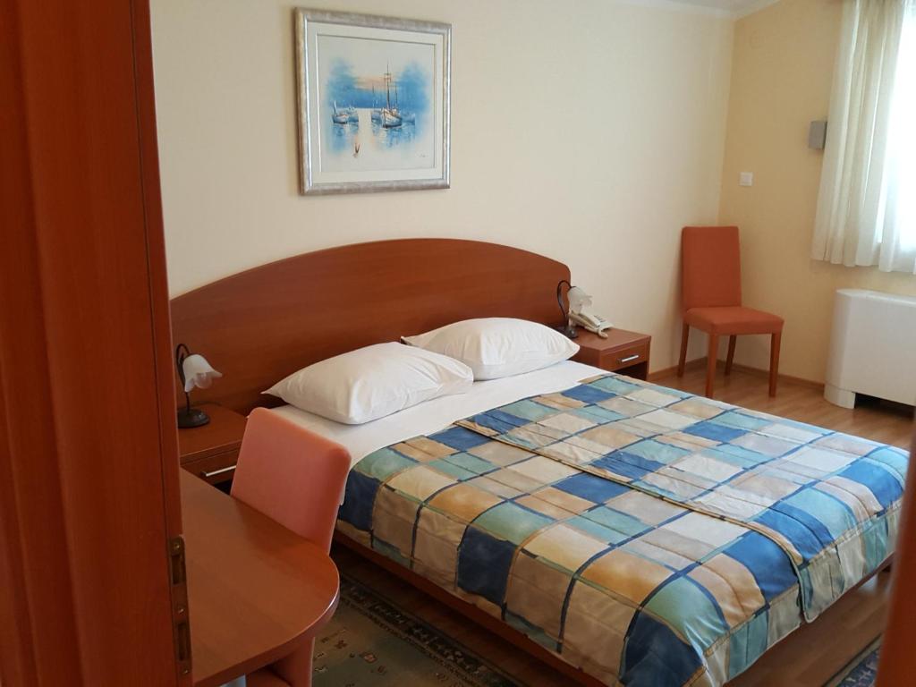 Apartment & Room Angerona photo 2