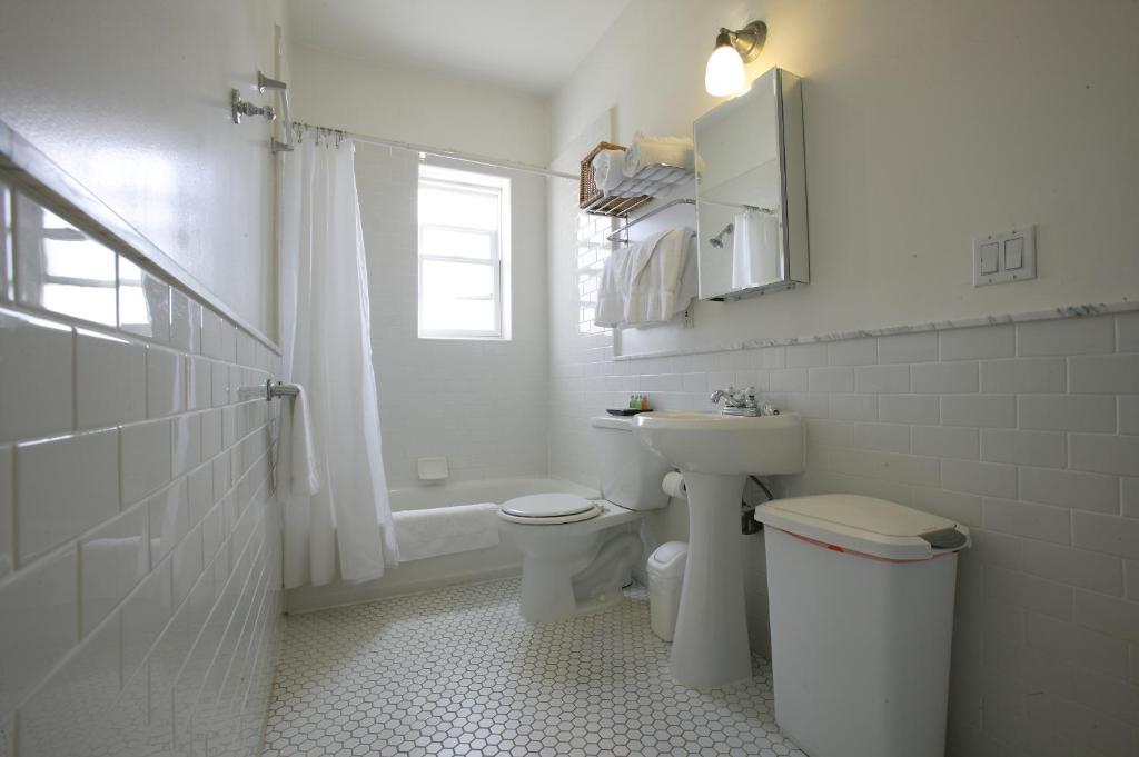 Двухместный (Полулюкс-студио с 1 кроватью размера «queen-size»), Venice Suites