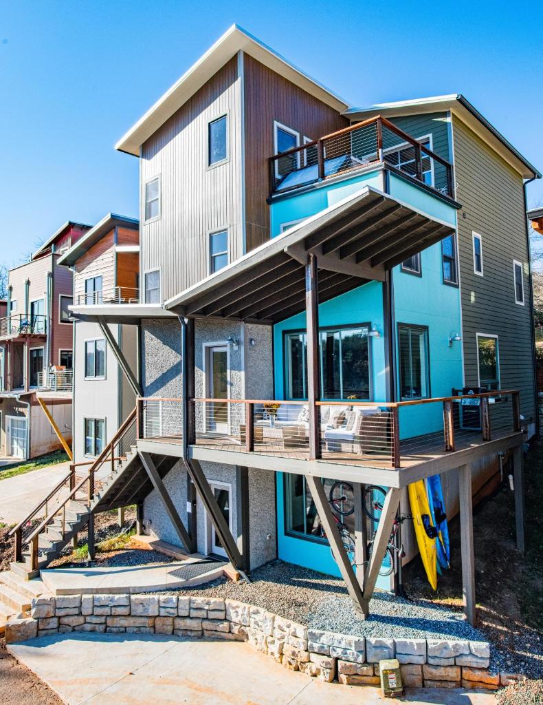 Upstream Penthouse image