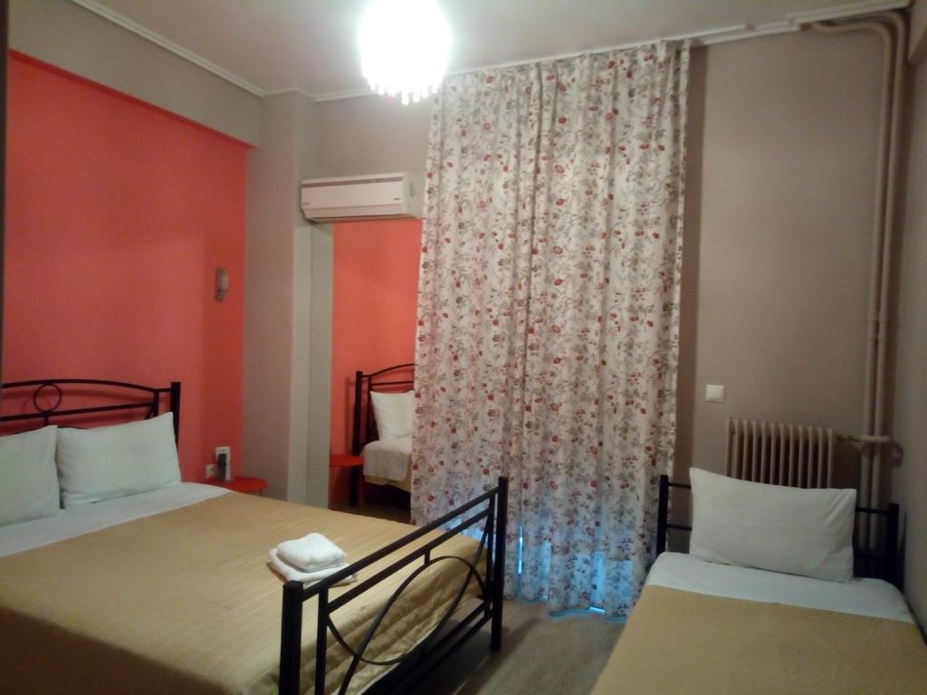 Трехместный (Трехместный номер с основными удобствами), Zappion Hotel
