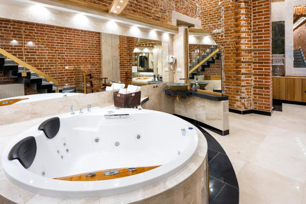 Сьюит (Люкс), Aparthotel Stare Miasto