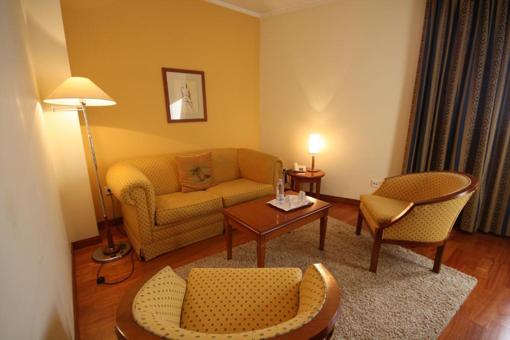 Hotel Central Parque - Tap to explore photos