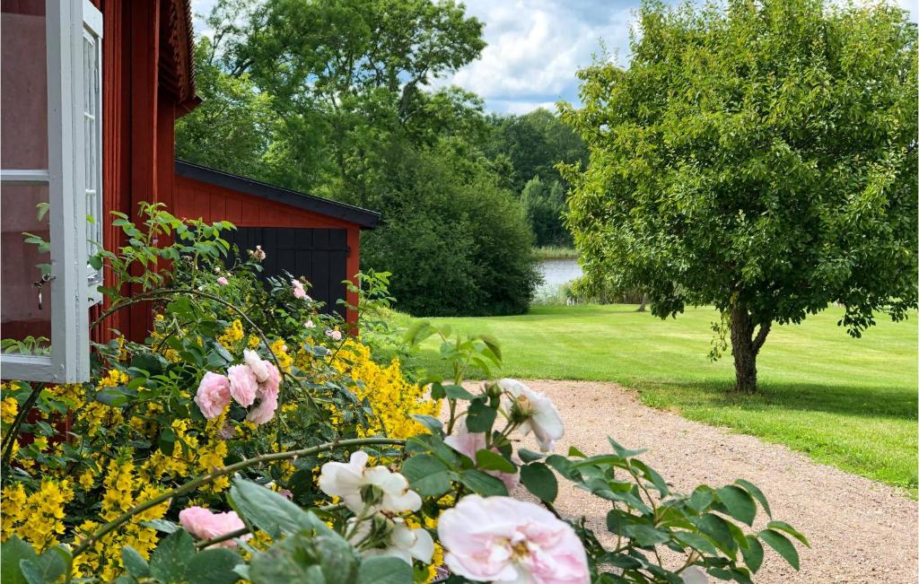 Nice Home In Mantorp With 2 Bedrooms And Wifi photo 1