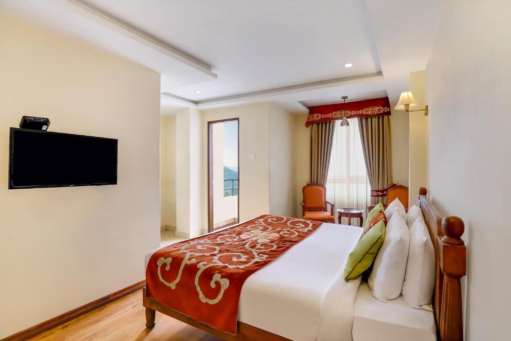 Двухместный (Двухместный номер Делюкс с 1 кроватью и балконом), Summit Hermon Hotel & Spa
